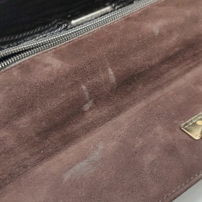 Prada翻毛皮純色字母Logo中古手提包-9