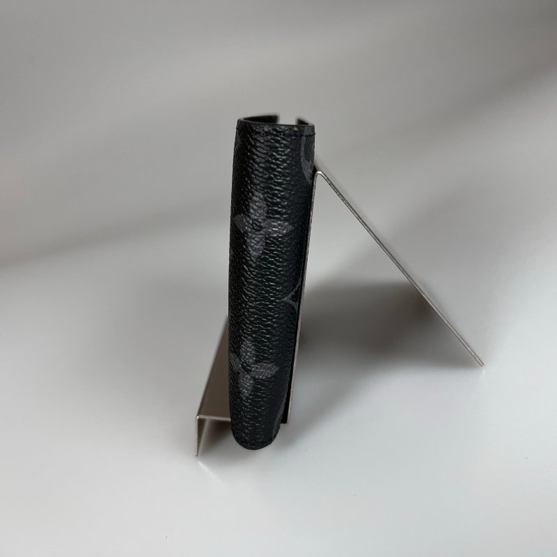 LV M61695/晶片款 黑老花對開短夾-2