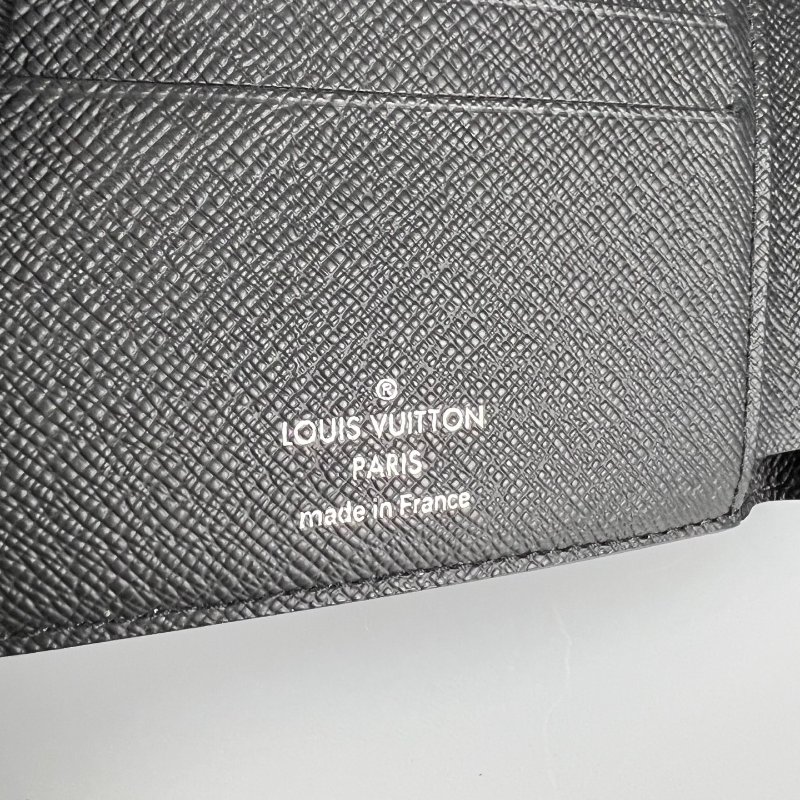 LV M61695/晶片款 黑老花對開短夾-9