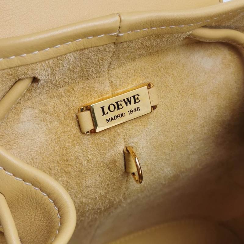 Loewe牛皮純色金屬字母Logo子母包雙肩包-8