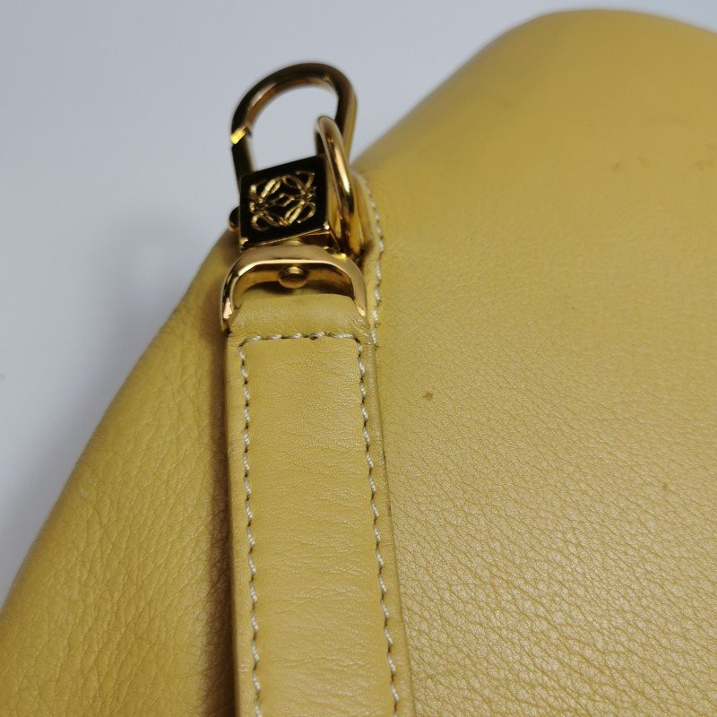 Loewe牛皮純色金屬字母Logo子母包雙肩包-17
