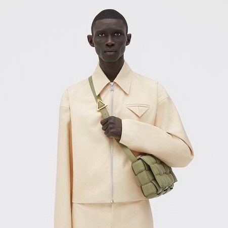 Bottega Veneta 女士 加襯Cassette斜挎包均碼碼26cm*8cm*18cm-4