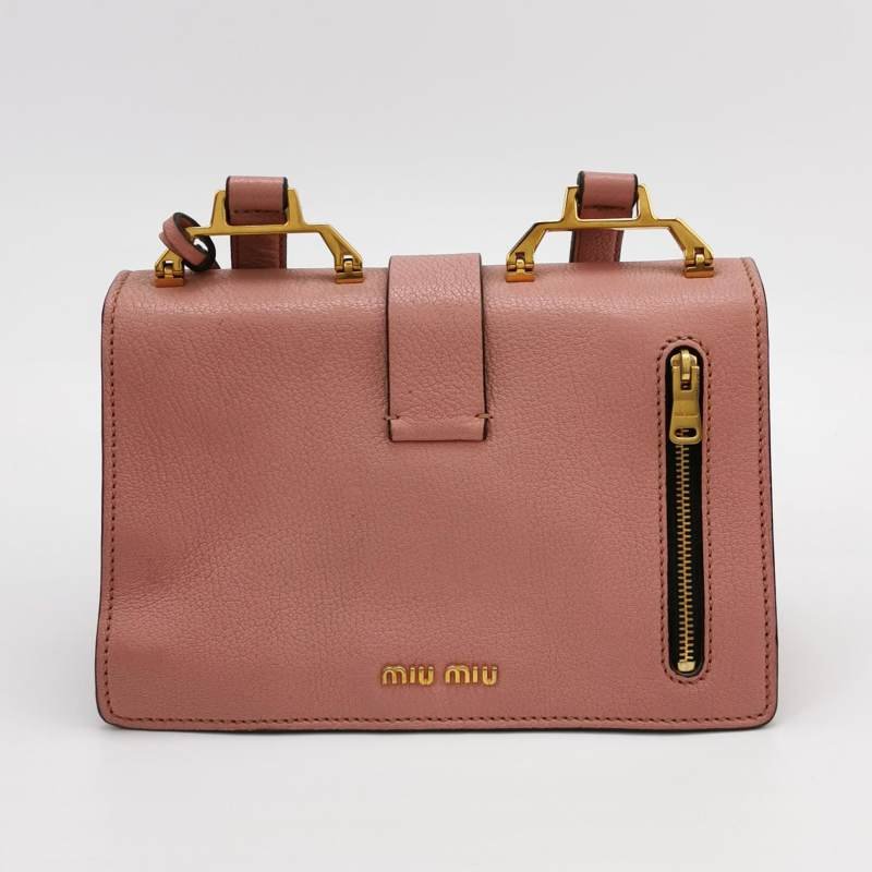 Miu Miu羊皮純色金屬扣斜挎包單肩包-4