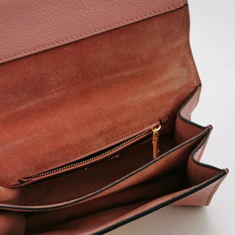 Miu Miu羊皮純色金屬扣斜挎包單肩包-6