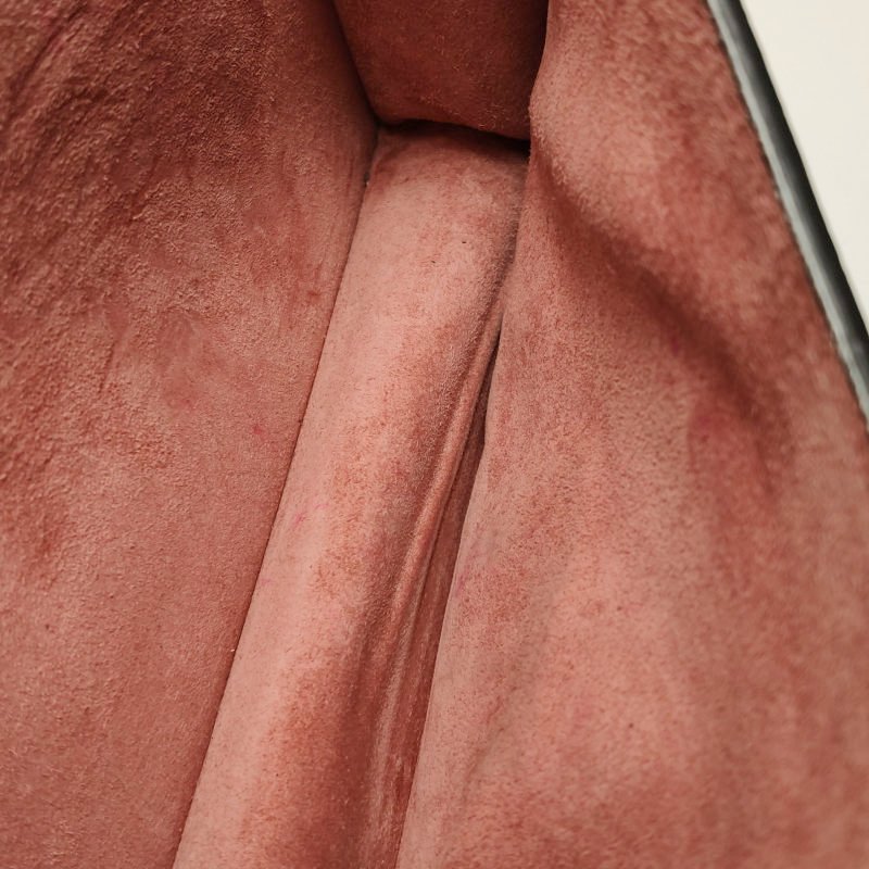 Miu Miu羊皮純色金屬扣斜挎包單肩包-8