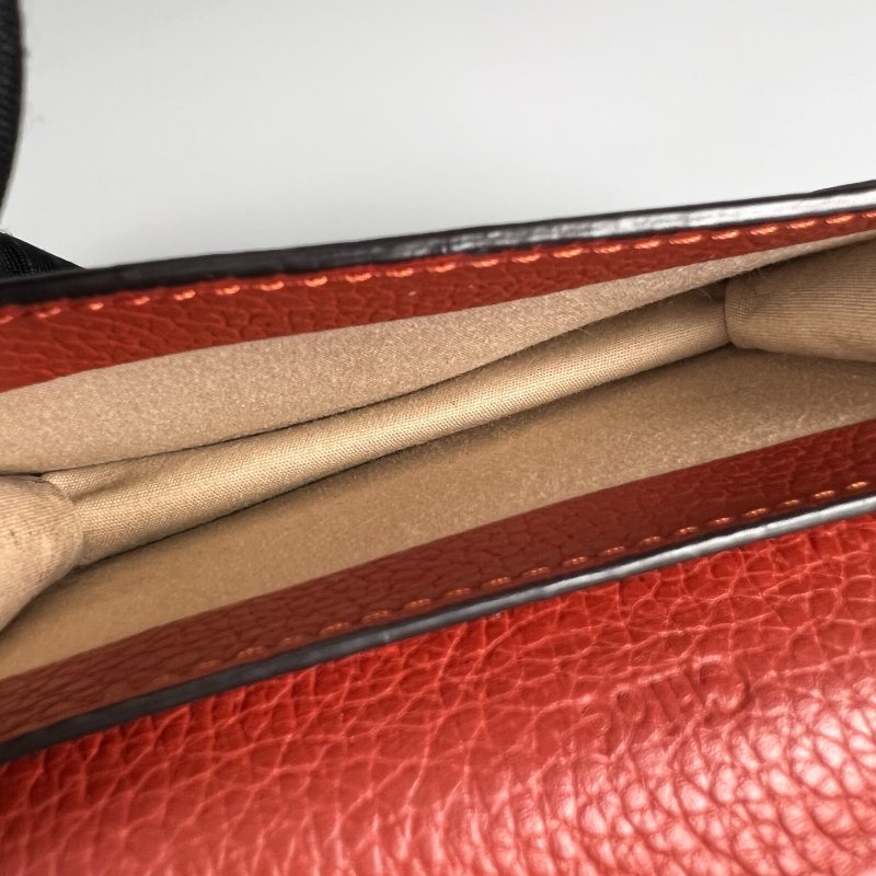 CHLOE 對開字母紅短夾-6