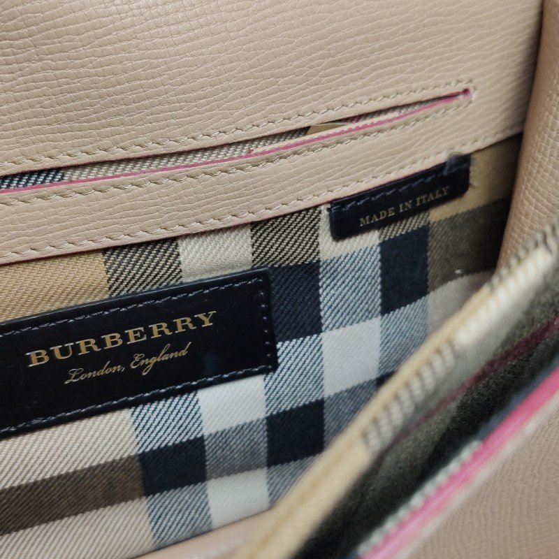 Burberry Macken牛皮純色金屬扣斜挎包單肩包-8