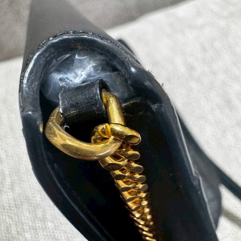 SAINT LAURENT黑金手機包-7