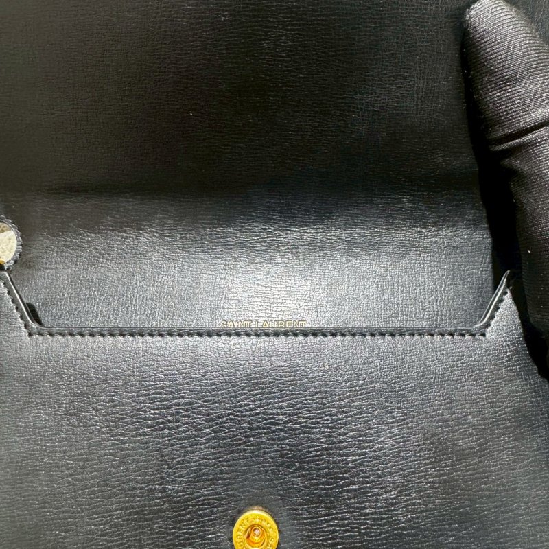 SAINT LAURENT黑金手機包-9