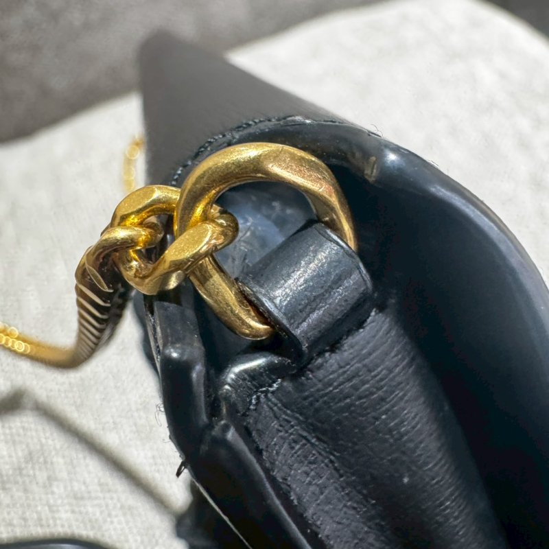 SAINT LAURENT黑金手機包-11