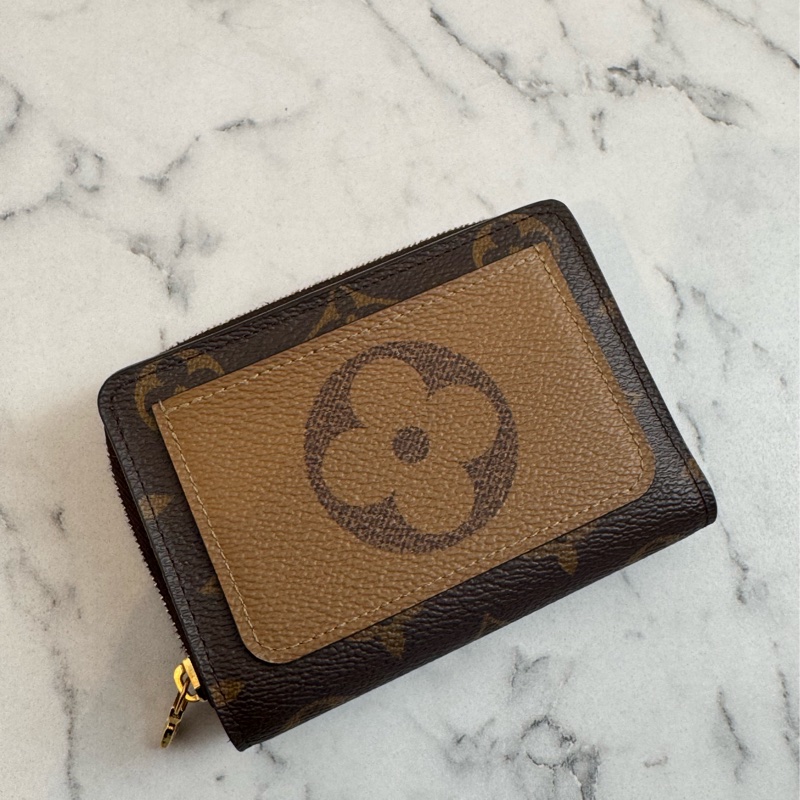 LV M81461雙色花紋釦式拉鏈短夾 超美😻-1