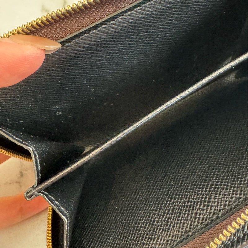 LV M81461雙色花紋釦式拉鏈短夾 超美😻-17