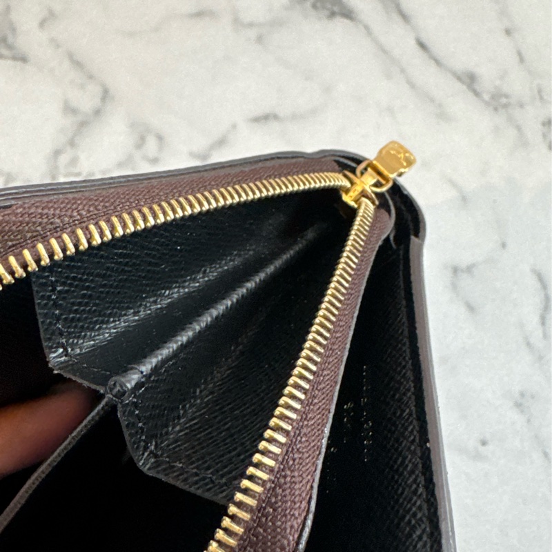 LV M81461雙色花紋釦式拉鏈短夾 超美😻-19