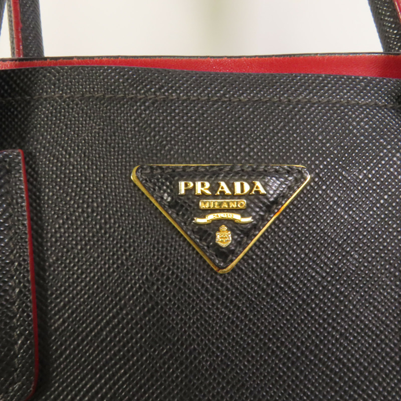 PRADA Saffiano皮革Handbag金扣手挽袋-6