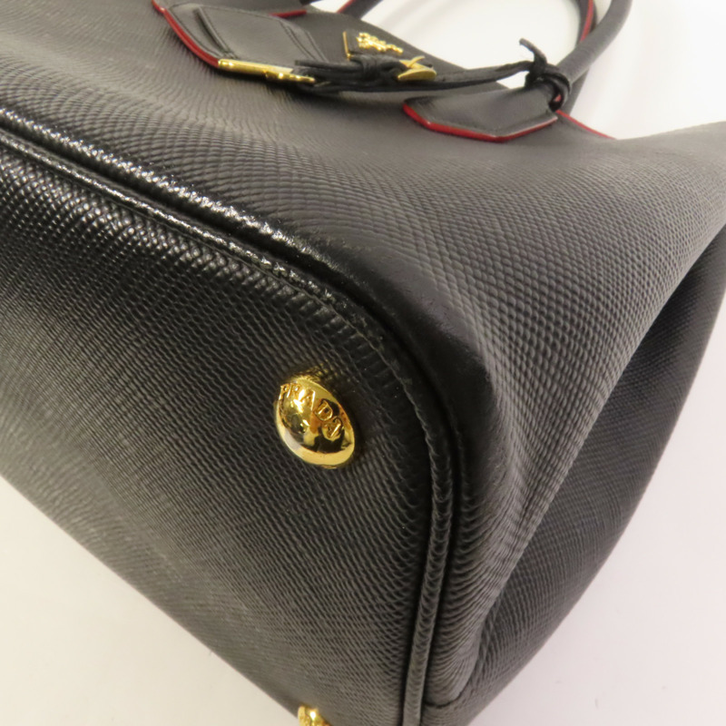PRADA Saffiano皮革Handbag金扣手挽袋-9