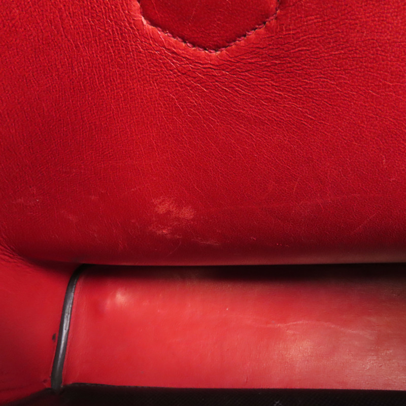 PRADA Saffiano皮革Handbag金扣手挽袋-13