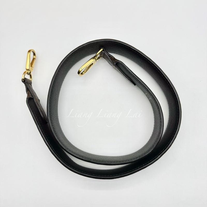Louis Vuitton LV Monogram 黑色肩背帶-16