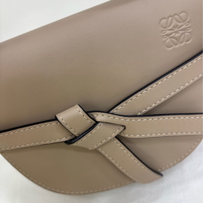 Loewe羅意威Gate mini單肩斜挎馬鞍包，沙色超好看 近閒置客人未使用過 尺寸：21*10*13cm-5