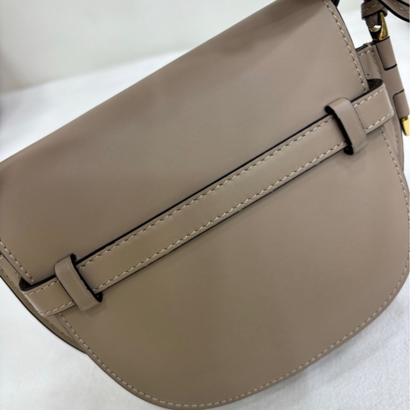 Loewe羅意威Gate mini單肩斜挎馬鞍包，沙色超好看 近閒置客人未使用過 尺寸：21*10*13cm-7