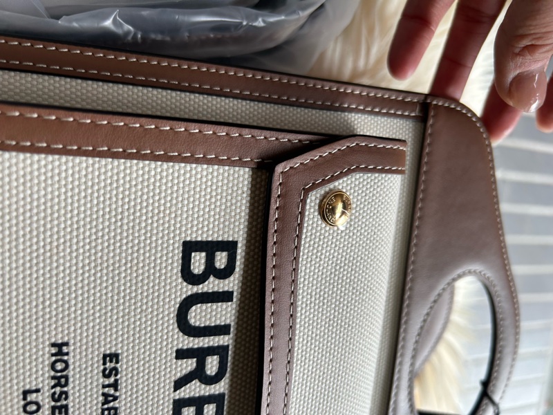 Burberry 帆布包全新-1