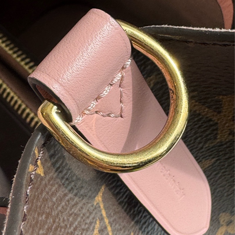 LV M44022花紋粉邊水桶包 經典不敗😻-35