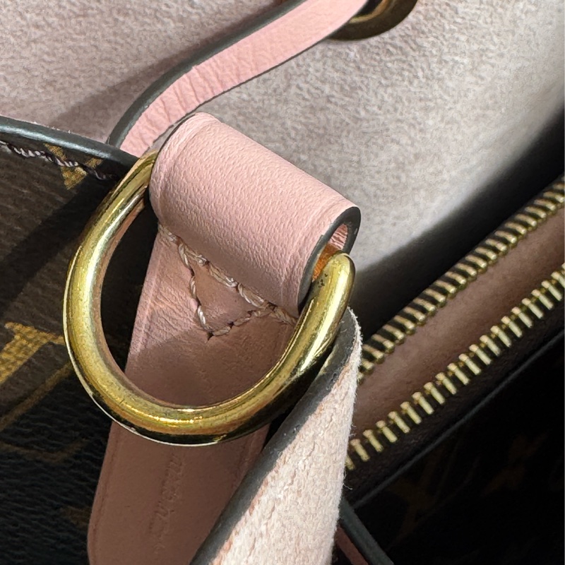 LV M44022花紋粉邊水桶包 經典不敗😻-36