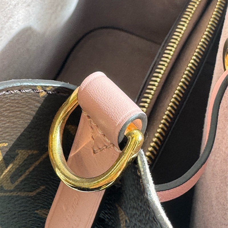 LV M44022花紋粉邊水桶包 經典不敗😻-38