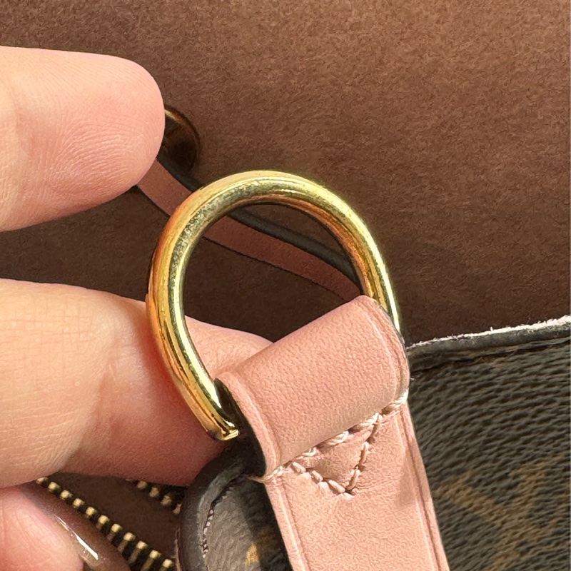 LV M44022花紋粉邊水桶包 經典不敗😻-39