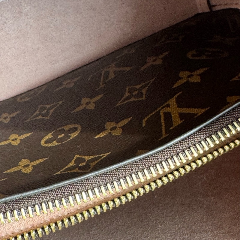 LV M44022花紋粉邊水桶包 經典不敗😻-40