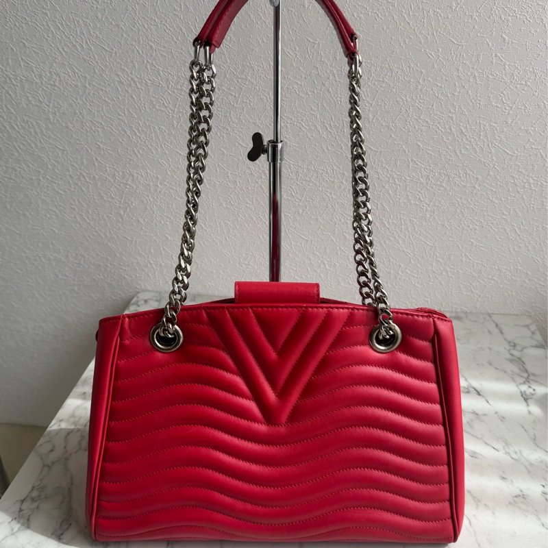 LV紅色山形紋銀logo鏈肩背包 超亮眼✨✨-2