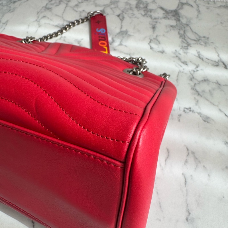 LV紅色山形紋銀logo鏈肩背包 超亮眼✨✨-8