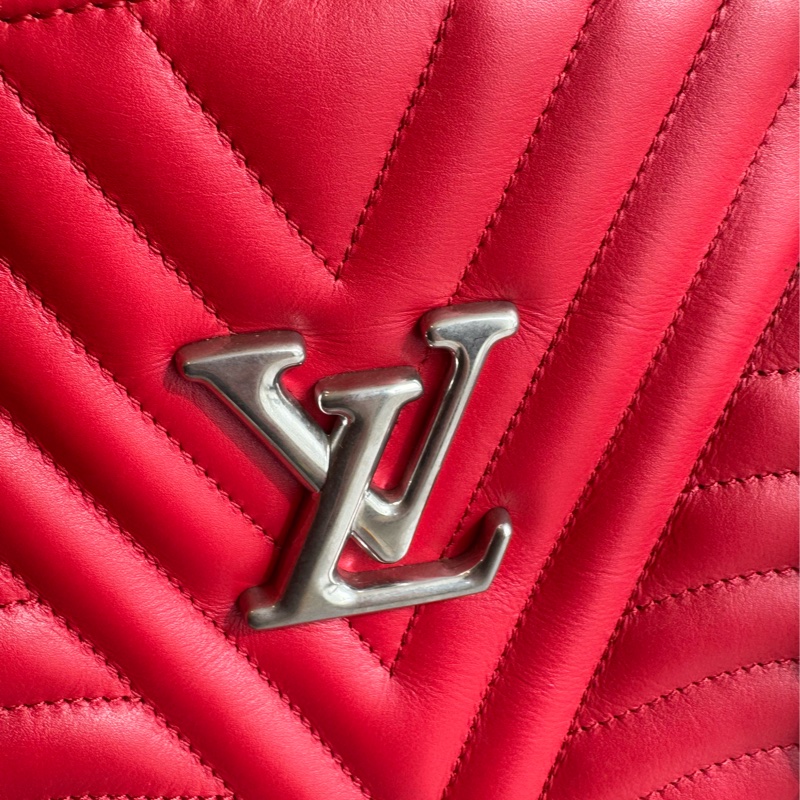 LV紅色山形紋銀logo鏈肩背包 超亮眼✨✨-11