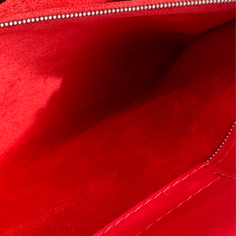 LV紅色山形紋銀logo鏈肩背包 超亮眼✨✨-27