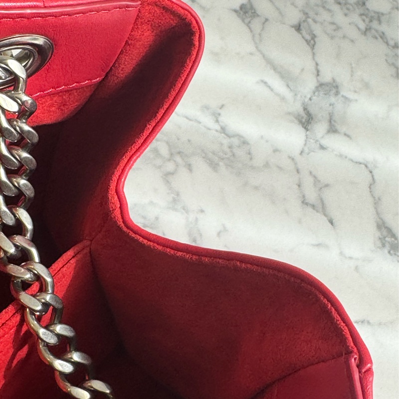 LV紅色山形紋銀logo鏈肩背包 超亮眼✨✨-28