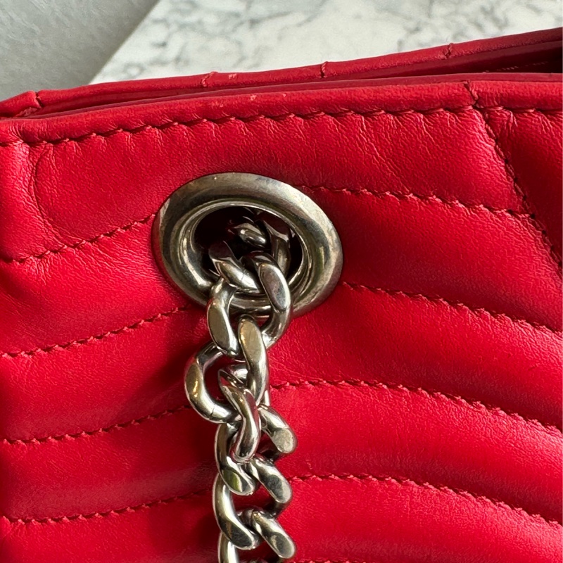 LV紅色山形紋銀logo鏈肩背包 超亮眼✨✨-30