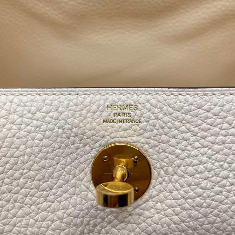 二手Hermes愛馬仕 Lindy26 奶油白 tc 皮金扣 z刻 單肩包-8