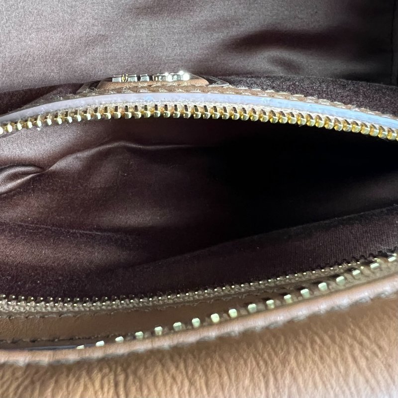 MIUMIU Arcadie干邑色 皮革手袋大款-6