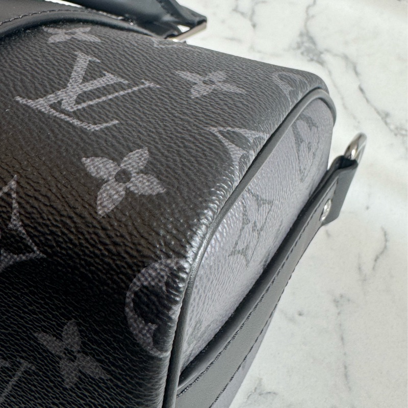 LV M46271黑/灰花紋keepall25 超帥氣-8