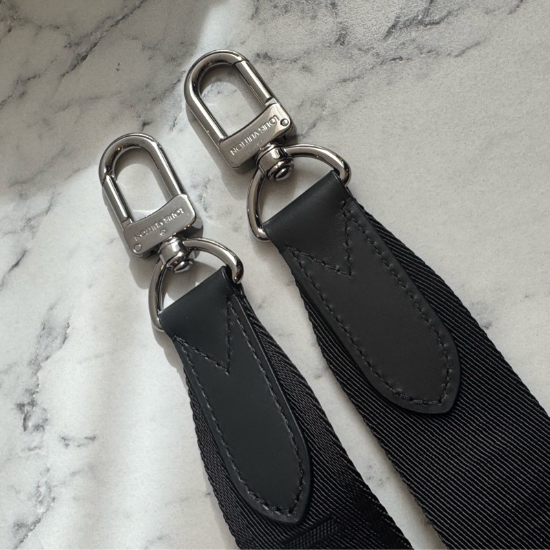 LV M46271黑/灰花紋keepall25 超帥氣-30