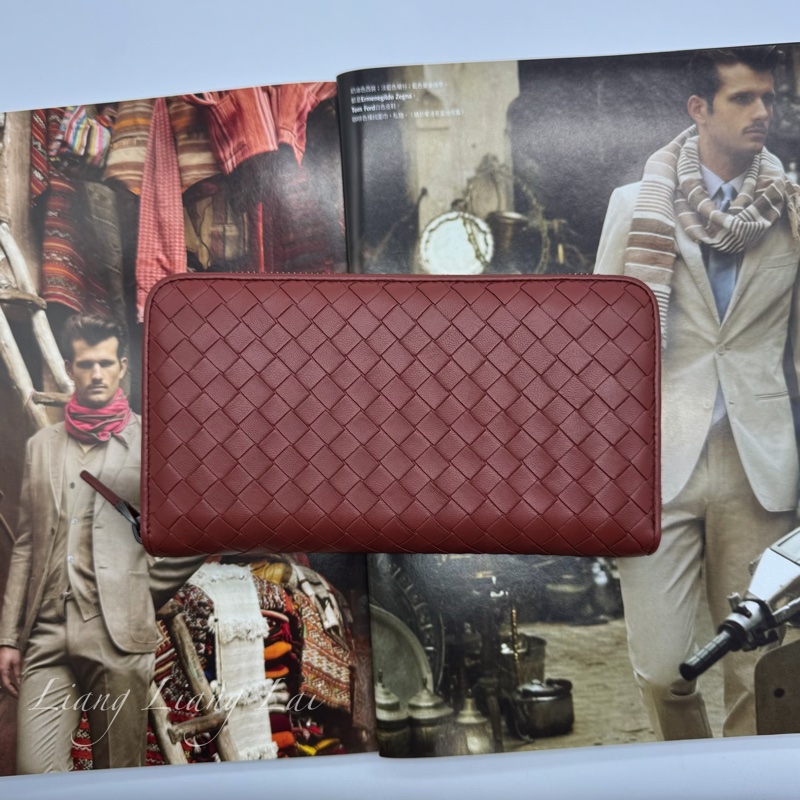 BOTTEGA VENETA BV經典編織小羊皮磚紅色拉鏈長夾-0