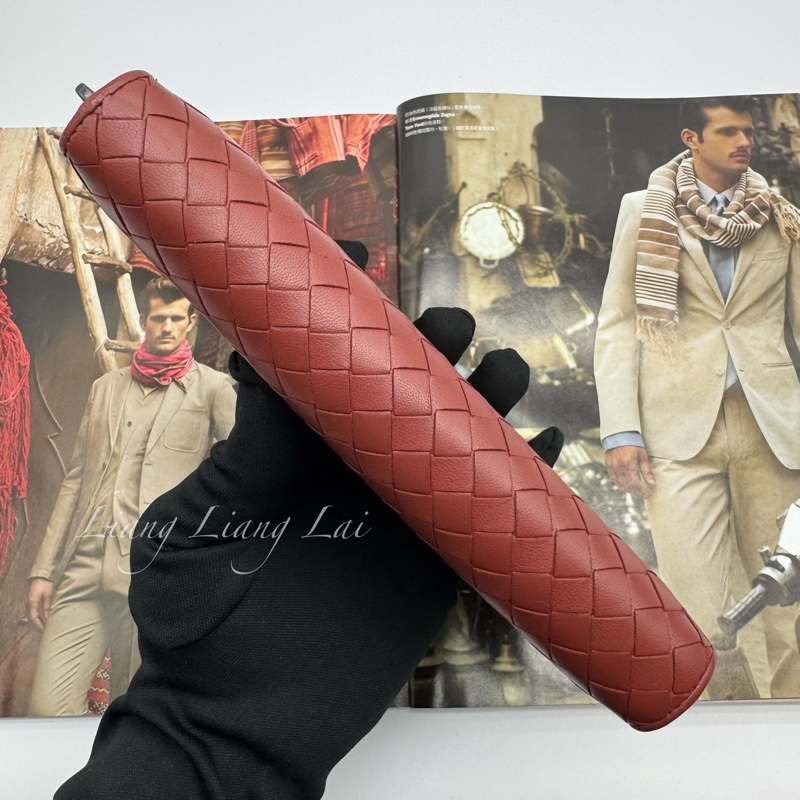 BOTTEGA VENETA BV經典編織小羊皮磚紅色拉鏈長夾-18