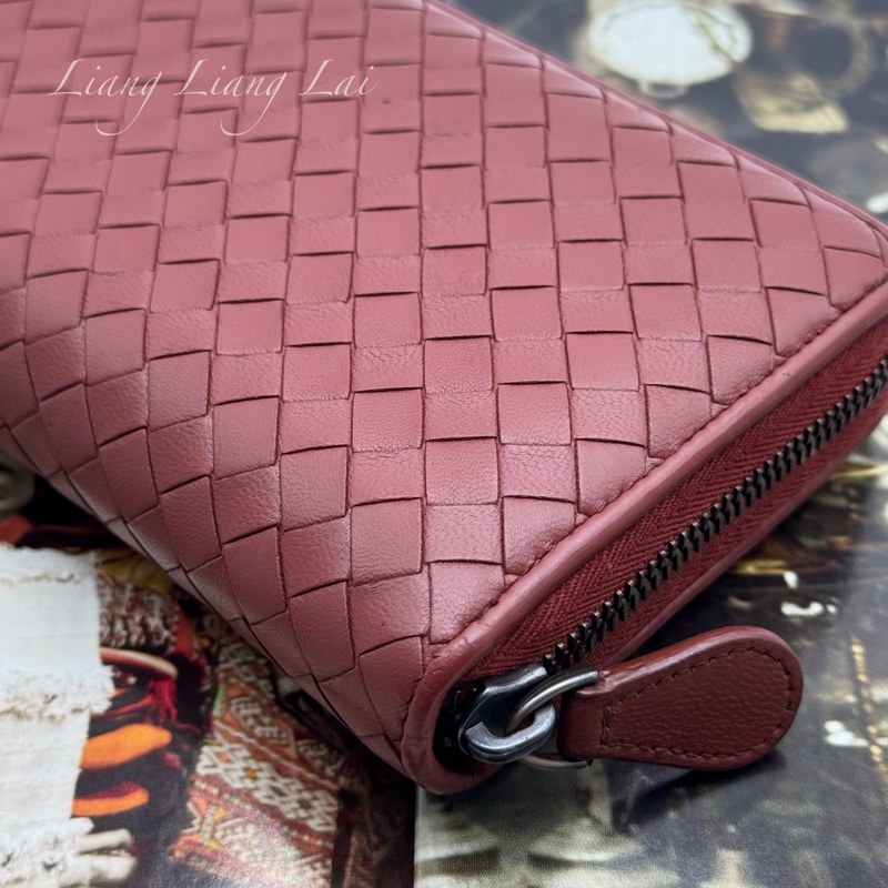 BOTTEGA VENETA BV經典編織小羊皮磚紅色拉鏈長夾-22