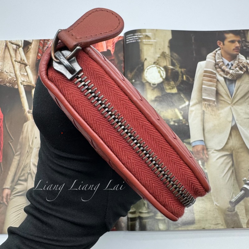 BOTTEGA VENETA BV經典編織小羊皮磚紅色拉鏈長夾-28