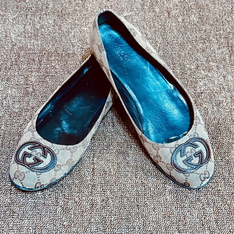 Gucci滿版老花經典平底鞋38.5-39適合