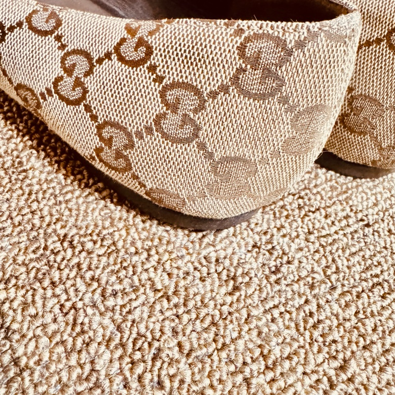 Gucci滿版老花經典平底鞋38.5-39適合-12