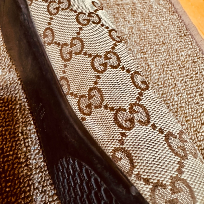 Gucci滿版老花經典平底鞋38.5-39適合-26