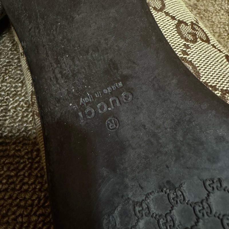 Gucci滿版老花經典平底鞋38.5-39適合-31