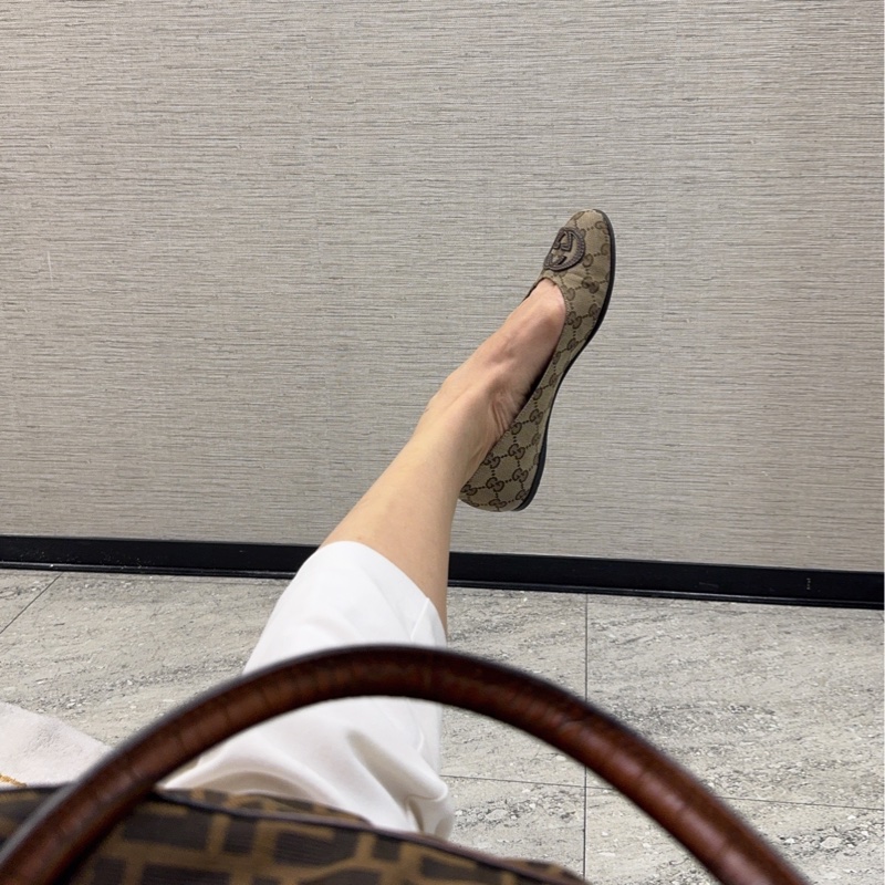 Gucci滿版老花經典平底鞋38.5-39適合-29