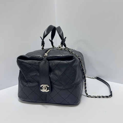 【極新 超稀有🌟】 Chanel 香奈兒 牛皮飯盒包 枕頭包 （專櫃29.6萬）