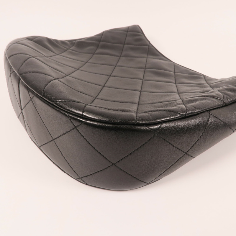 CHANEL 羊皮皮革Hobo Bag金扣鏈帶肩背袋-13